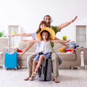 Family excited for beach vacation | Williamson Vacations Ocean Isle Beach NC Rentals