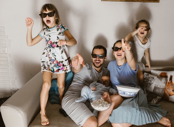 4. Plan a family movie night. | Williamson Realty Vacations